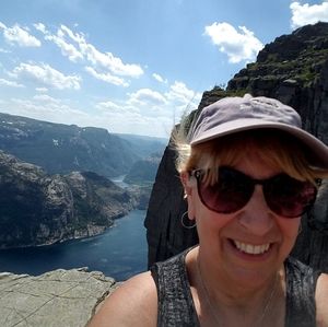 Meet your Posher, Cindy